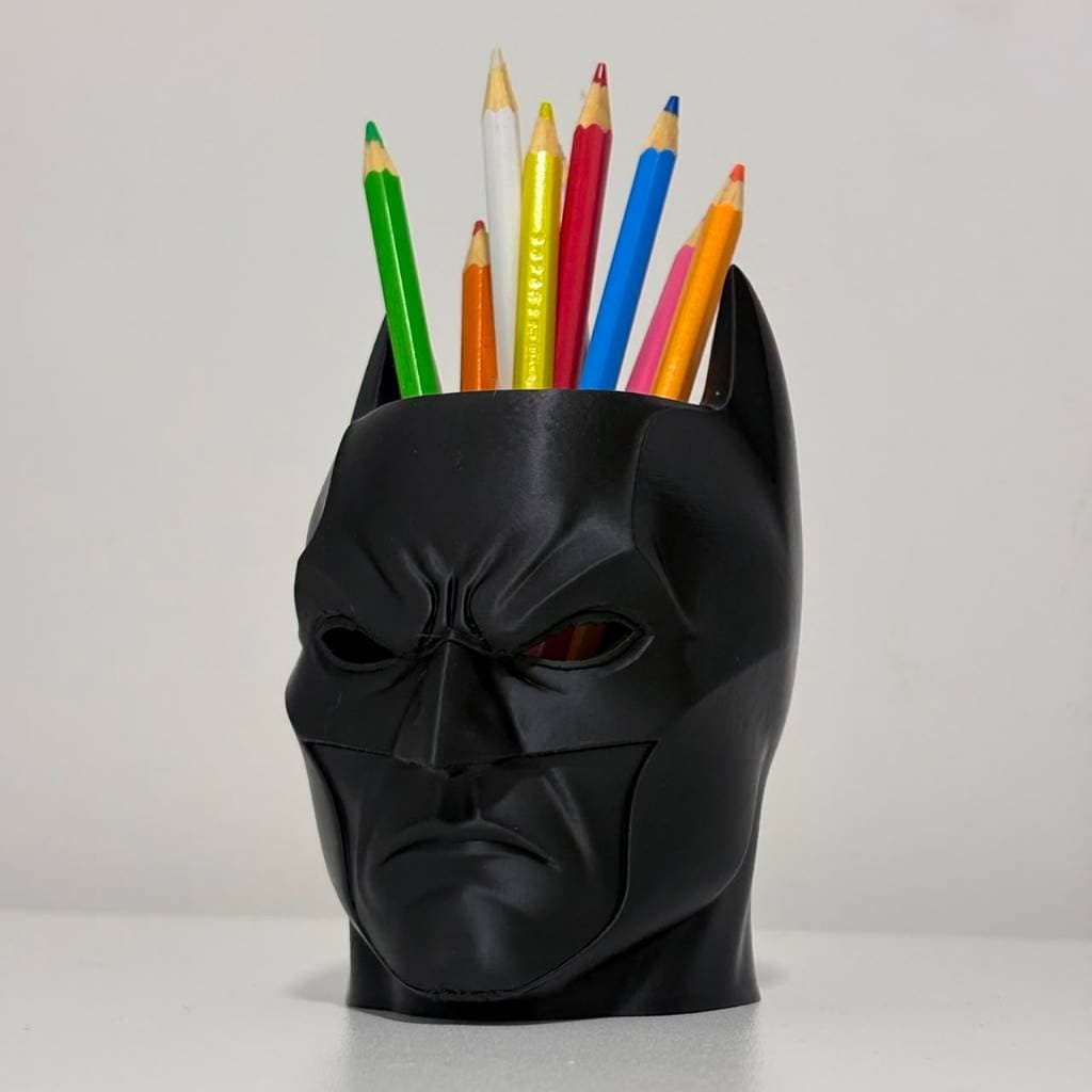 Porta Canetas/Lápis Batman | Organizador de Mesa Geek Decoração Gamer Escritório Home Office Presente Criativo