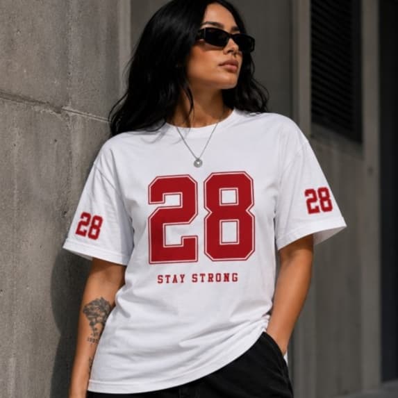 Camiseta Oversized Streetwear 28 Stay Strong Unissex Algodão Casual Premium Estilo Gringo