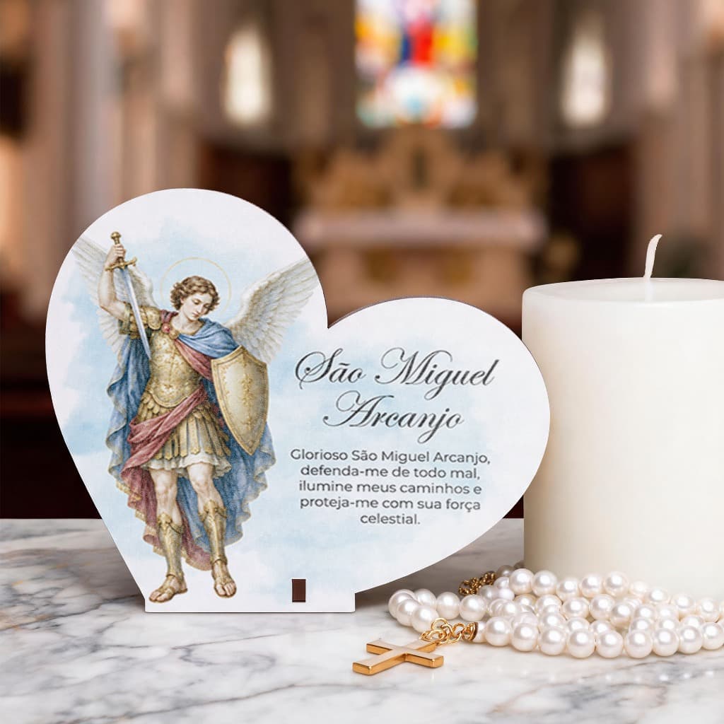 Lembrancinha Católica de Coração São Miguel Arcanjo MDF Decoração para Eventos - Kit de 50 unidades