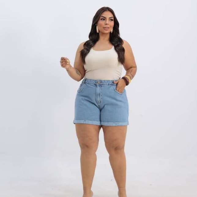 Shorts jeans plus size sem rasgos | Cintura alta e confortáveis ​​| Básicos e versáteis, essenciais para o verão!