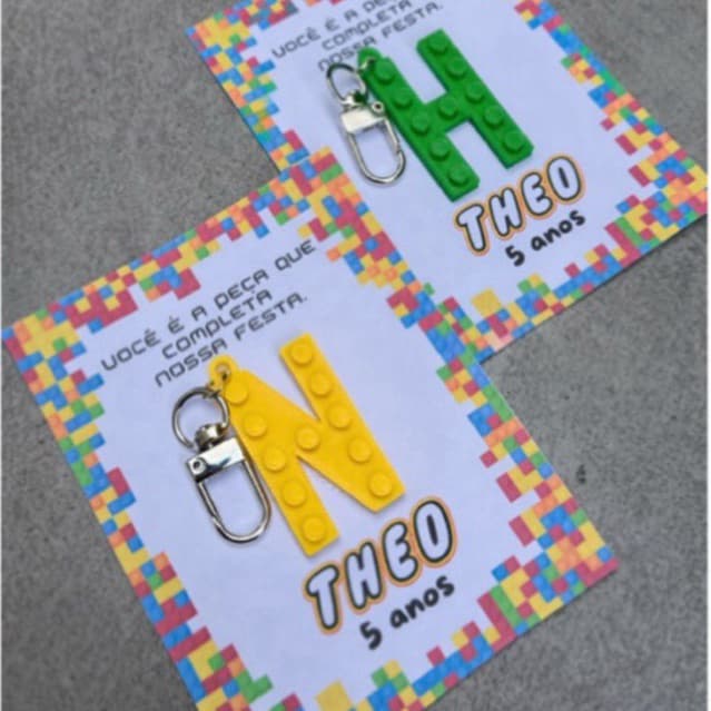 Kit de Lembrancinhas Chaveiros com cartão personalizados letra Lego  - identificação escolar - aniversário - presente