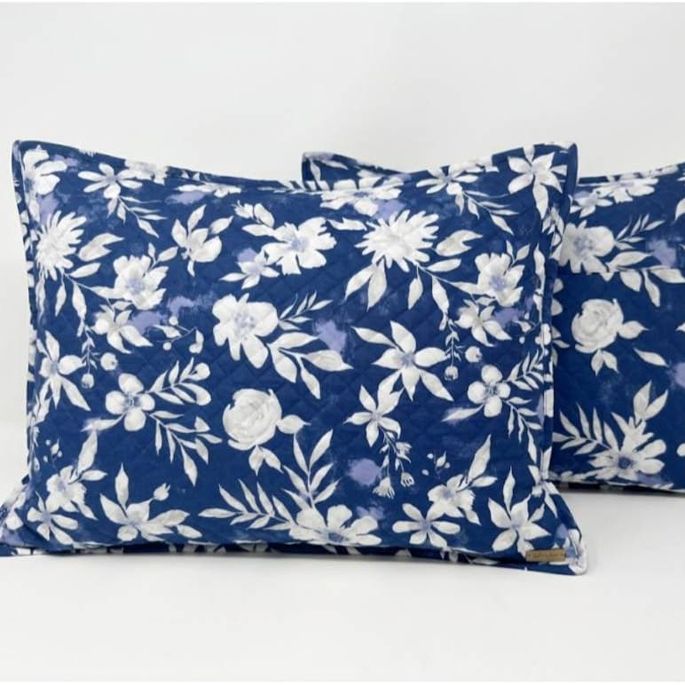 Porta-Travesseiro Matelado com Debrum – Elegância e Sofisticação para Seu Enxoval