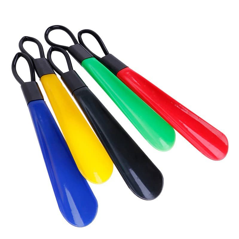 Calçadeira de Sapato com Alça Curta 27cm Plástica Cabo em Vinil Ideal para Idosos Gestantes