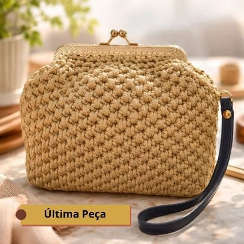 Última Peça | Bolsa Feminina de Crochê em Fio Náutico Dourado | Clutch Artesanal com Fecho Retrô