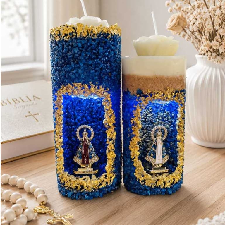 Vela Gruta de Nossa Senhora Aparecida em Pedras Azuis e Folhas de Ouro