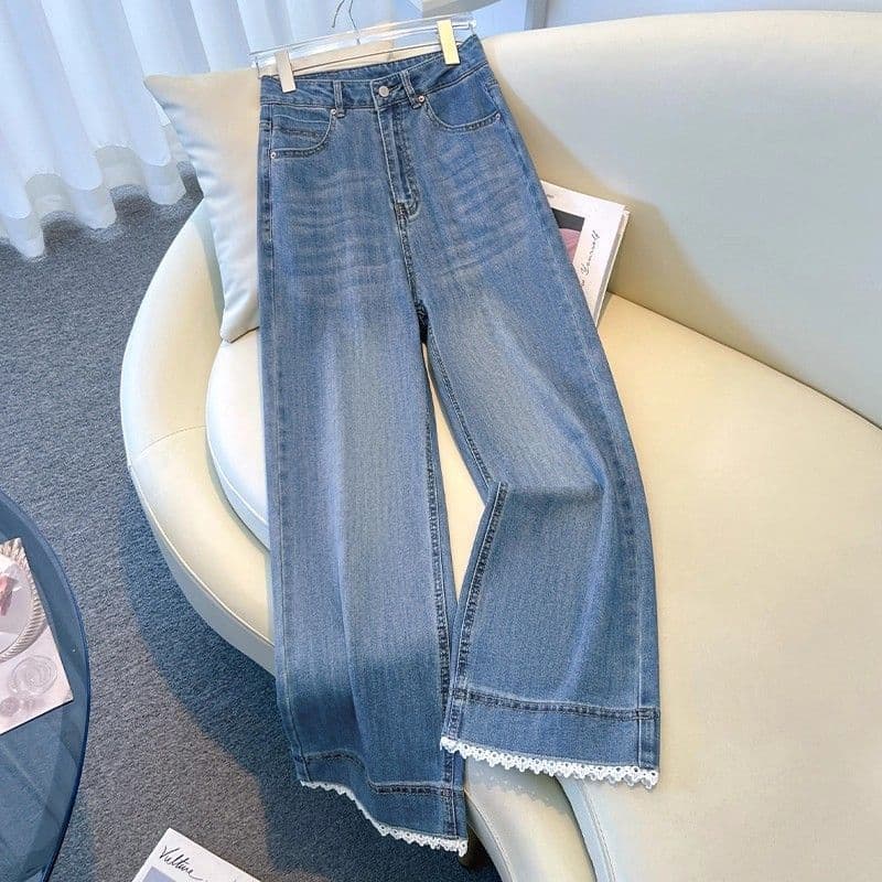 Calça Jeans Feminina Wide Leg Cintura Alta Pantalona Perna Larga com Renda na Barra Jeans Claro