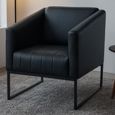Poltrona Decorativa Courino Corino Luxo Recepção Escritorio Sala Base De Aluminio Preta Preto