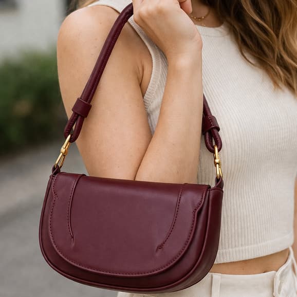 Bolsa Feminina meia lua Sofisticada com Alça Ajustável