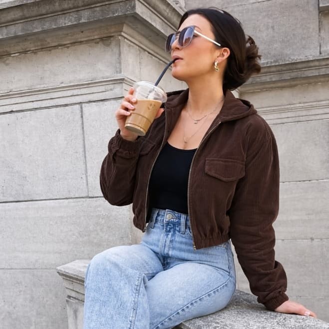 Jaqueta Feminina Veludo Cotele Com Ziper, Capuz, Elastico Moda Inverno Tendencia M e GG