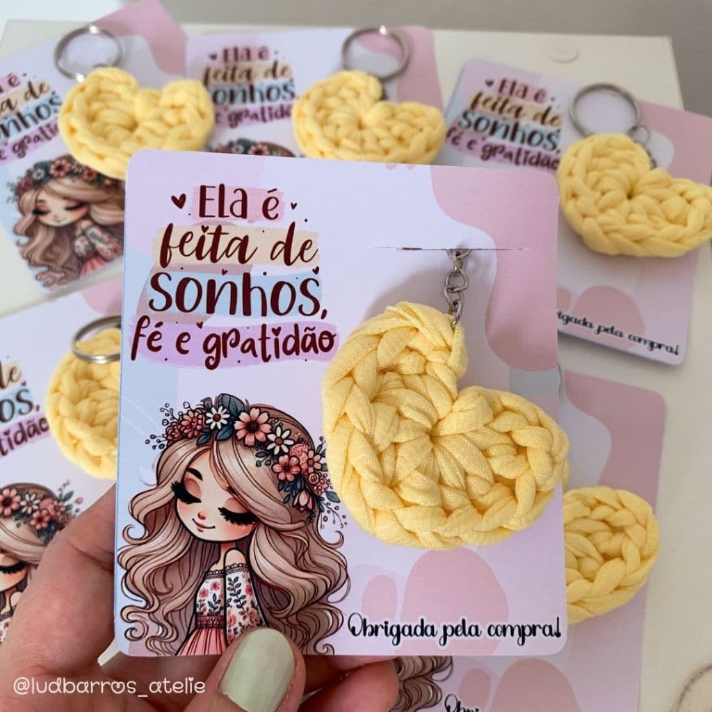 Kit 10  Cartões Agradecimento com Chaveiros em Crochê  / Lembrancinha / Brindes Clientes / Coração em Fio de Malha