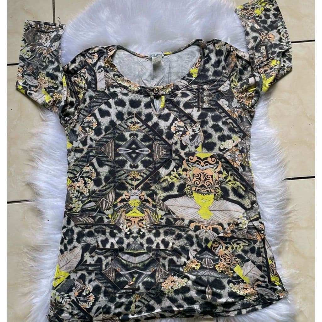 Blusa Meia Estação Rosa Linda Multicolorida Feminina