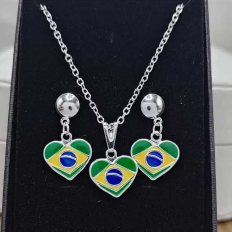 Conjunto Colar E Brinco Coração Bandeira Do Brasil Folheado a Prata e Ouro