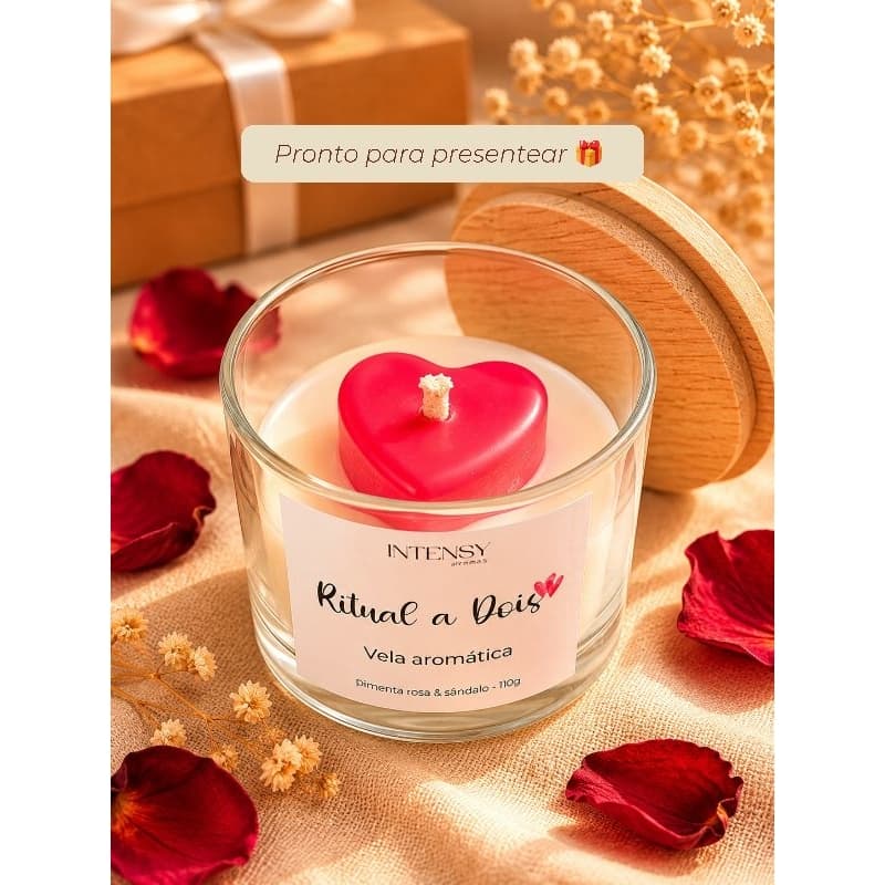 Vela Aromática Decorativa Coração Pimenta Rosa e Sândalo 110g