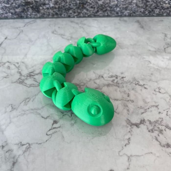 Brinquedo de Cobra Sensorial Articulada Cores Diversas Flexível Relaxante 15cm Fidget TDAH