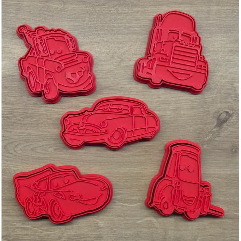 Kit 5 Cortadores + Carimbo com Puxador Carros Biscoito Massinha Pasta Americana Biscuit Relâmpago Mcqueen