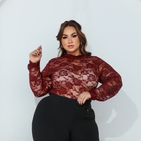 Blusa Gola Alta Renda Vinho Transparente Plus Size  com Elasticidade Conforto Elegância Não Amassa