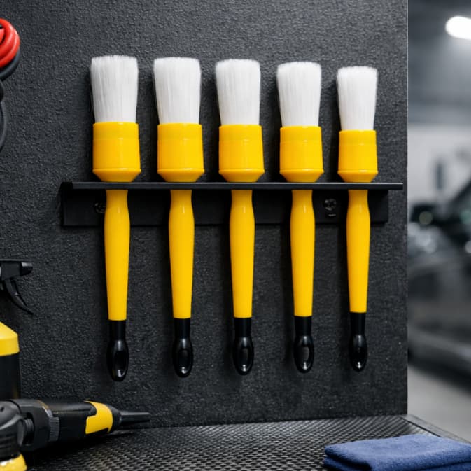 Suporte de Parede para Pincéis de Detalhamento Automotivo