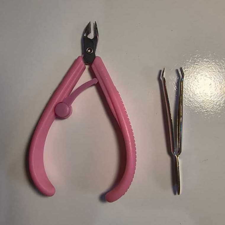 Alicate para Cutículas em Inox + Pinça para Sobrancelha | Kit Manicure e Design de Sobrancelha