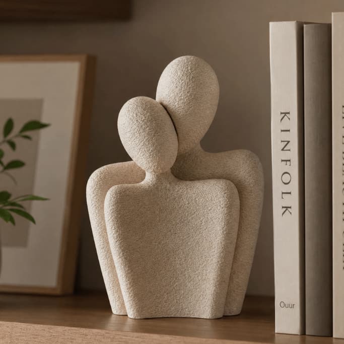 Escultura Casal Abraçado – Um Toque de Amor e Elegância para Sua Decoração