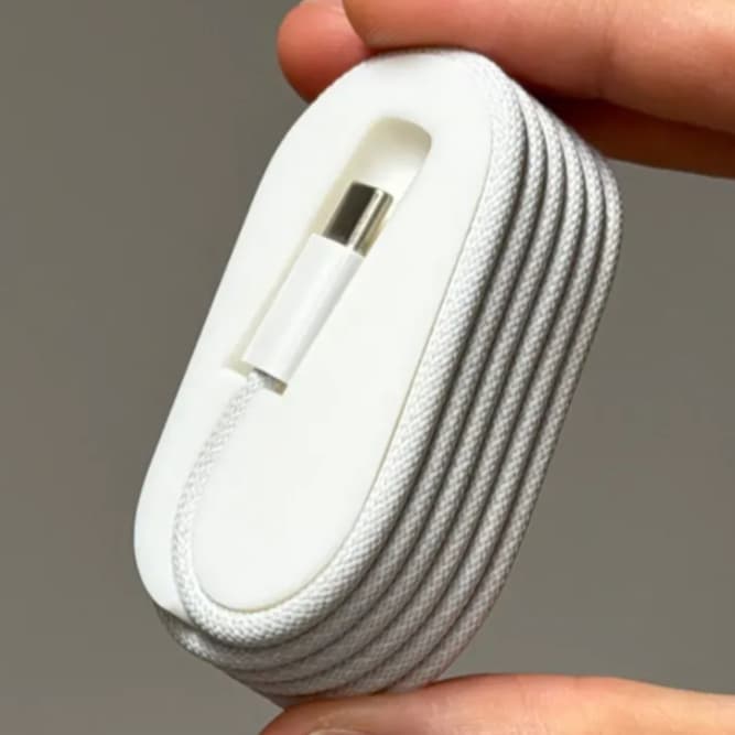 Organizador de cabo modelo trançado cor branca para cabo de celular
