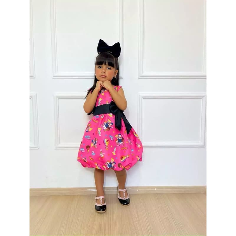 vestido balonê bolo fofo rosa com laço, lindo e perfeito para festas temáticos