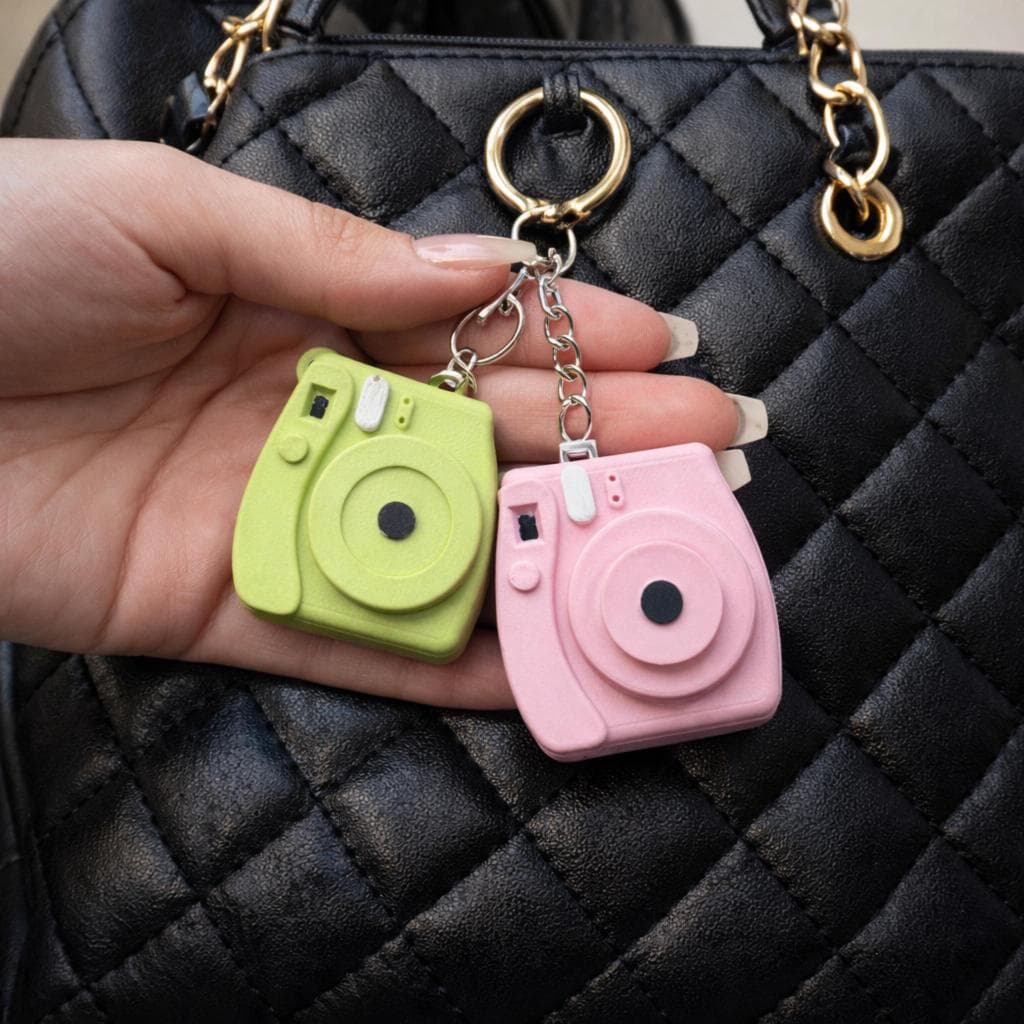 Chaveiro Câmera Instax Mini Kawaii | Acessório para Mochila e Bolsa | Mini Polaroid Decorativa