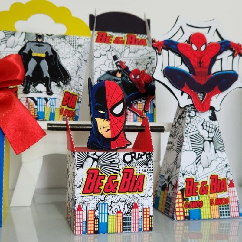 KIT FESTA HOMEM ARANHA E BATMAN C/ APLIQUE 3D LEMBRANCINHA  PERSONALIZADA PARA FESTA INFANTIL ANIVERSÁRIO DE MENINO