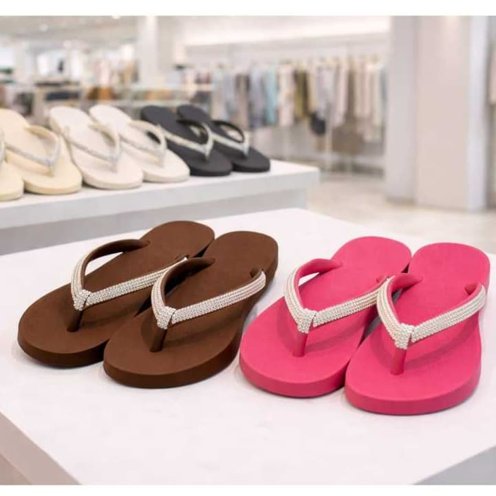 Chinelo Feminino Bico Redondo com Nozinho | Rasteirinha com Brilho | Conforto para seus pés | Frete Grátis