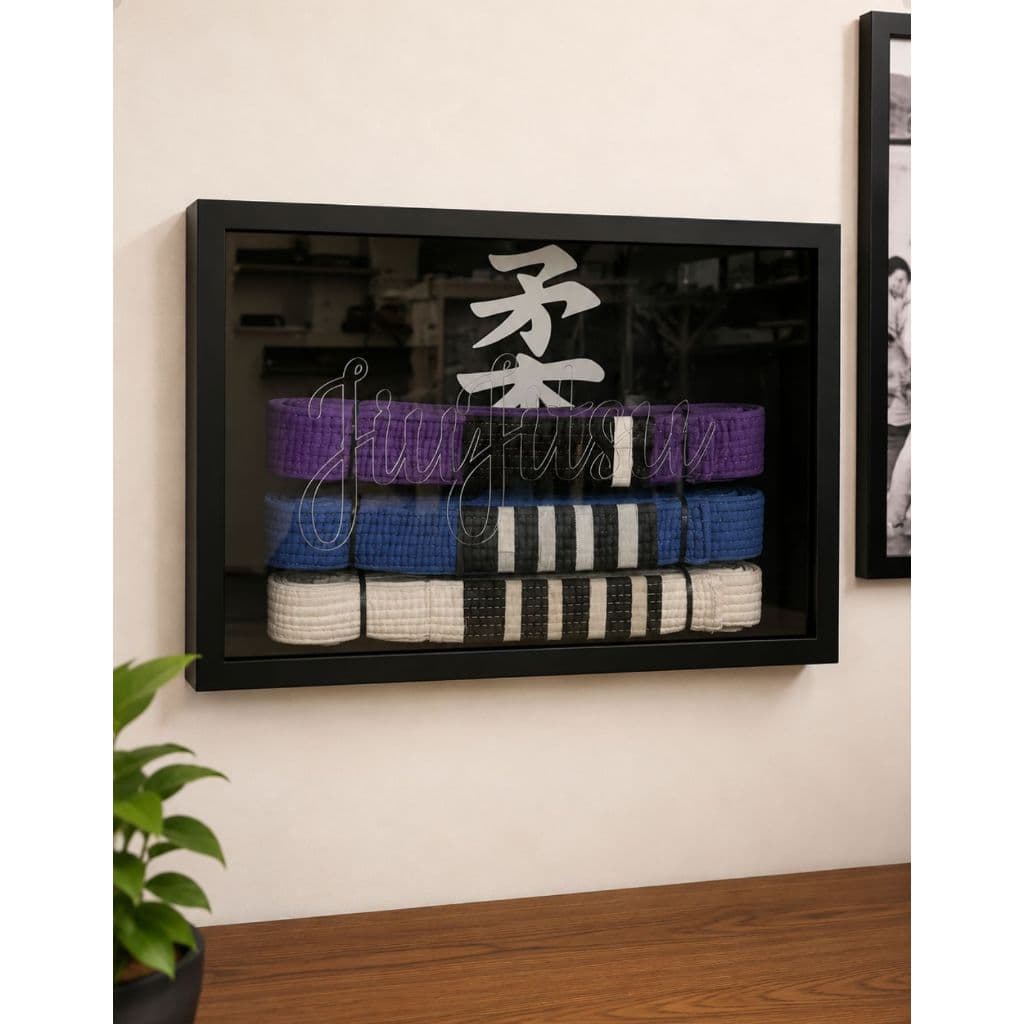 Quadro Porta Faixas Jiu-jitsu Com Acrílico Preto 1297
