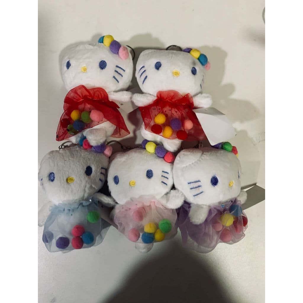 Chaveiro Pelúcia Gatinha Kawaii Vestido Tule Pompons Mochila