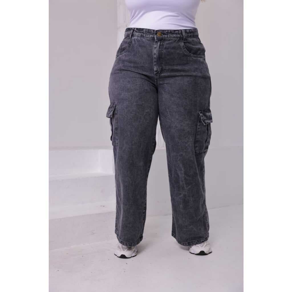 Calça Cargo Feminina Plus Size Grafite – Conforto, Estilo Urbano e Caimento Perfeito