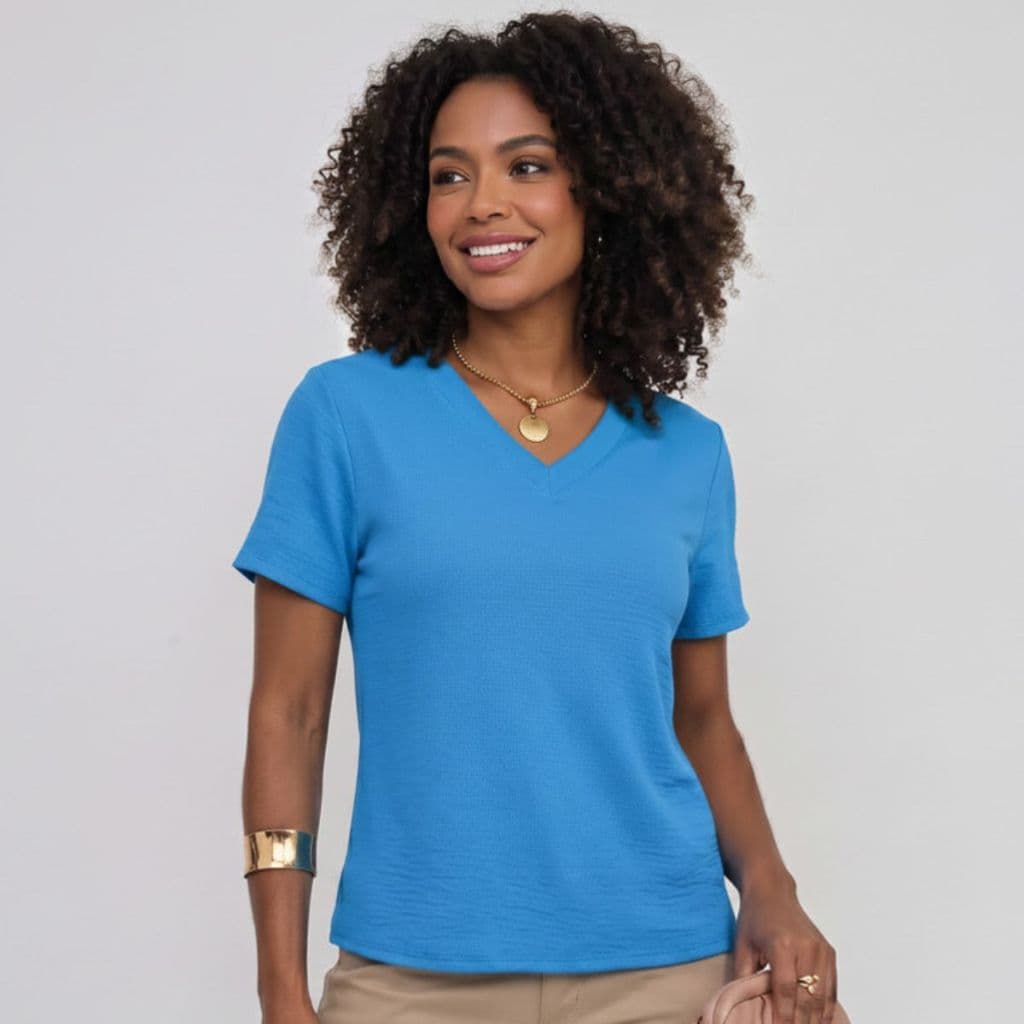 T-Shirt Feminina Decote V Moletinho Premium Caimento Perfeito - Envio Imediato