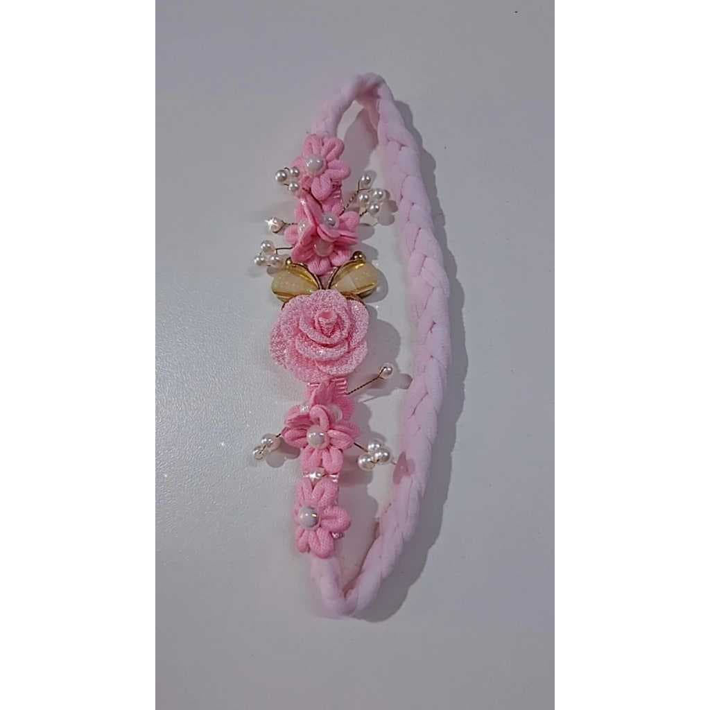 Tiara Recém-Nascida Floral Pérola luxo  , Tiara Princesinha Luxo com meia de seda traçado  ,