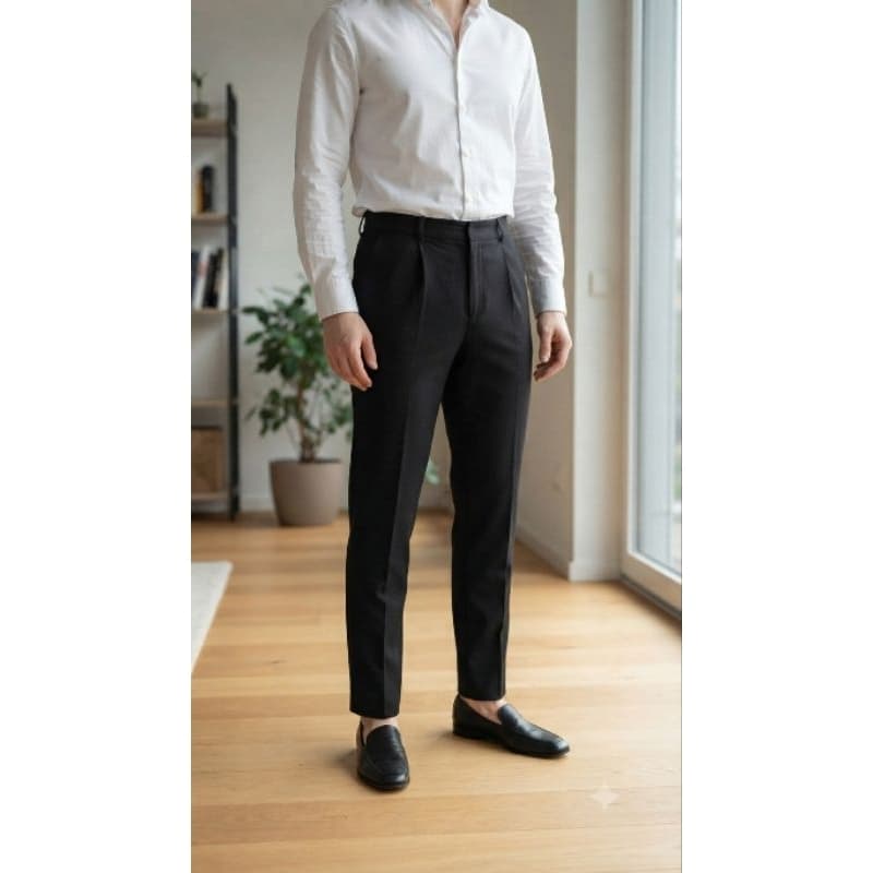BRECHO Calça Social Masculina - Preta - Tamanho 52