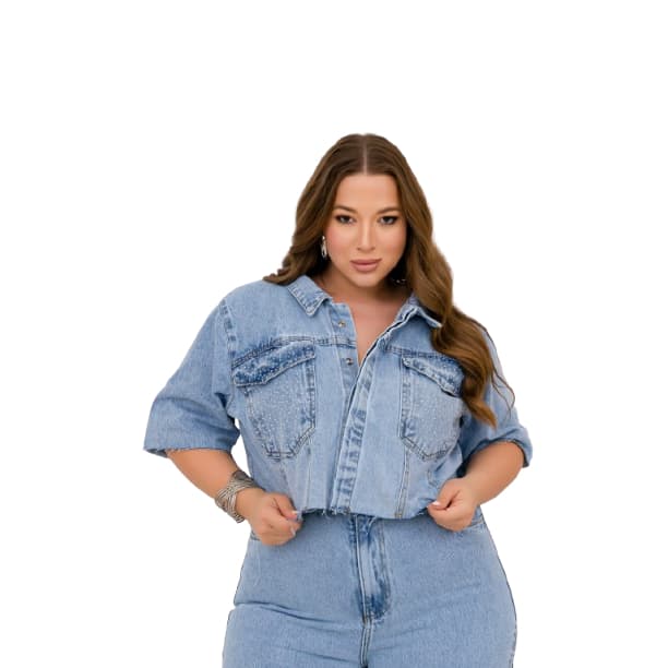 Cropped Jeans Plus Feminino Sem Lycra, Jaqueta Refilada E Detalhe DE brilho No Bolso, Revesst Jeans.
