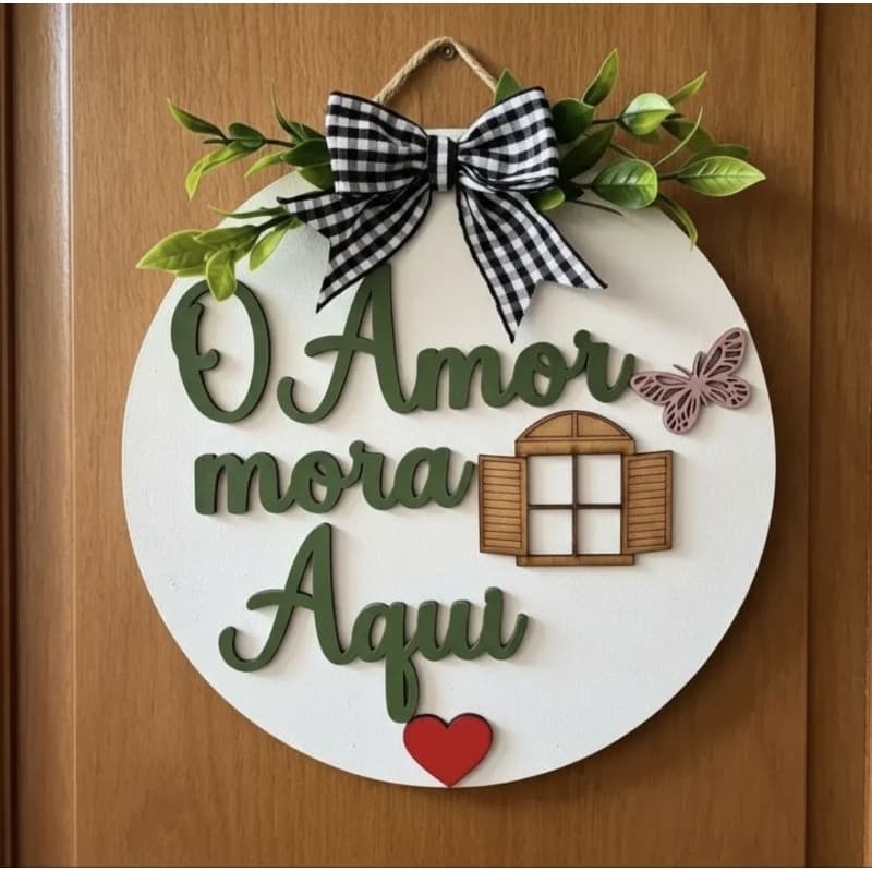 Placa  de entrada em madeira de 24cm ,com corda pra pendurar