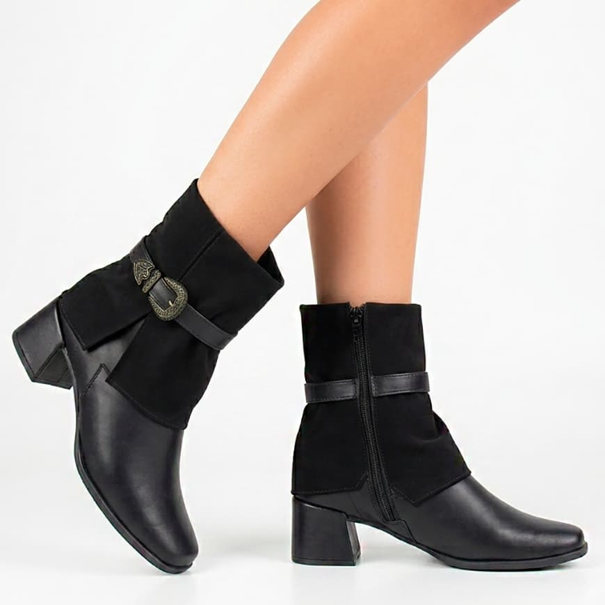 Bota Feminina Capa Cano Baixo AC.  Salto Bloco Bico Quadrado Detalhe Fivela Country Casual Conforto