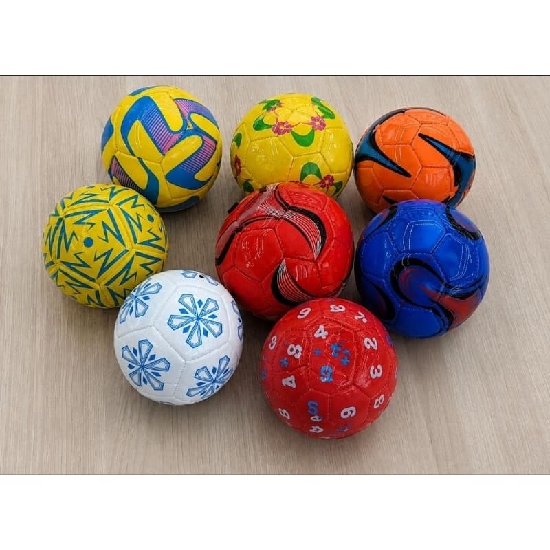 Bola Infantil N° 2 De Futebol Colorida Brinquedos Para Crianças Couro Sintético