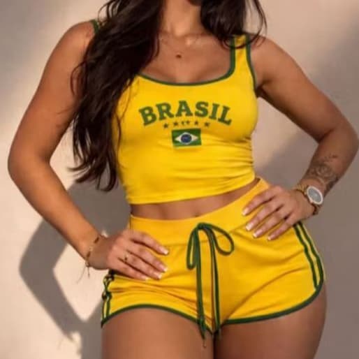 Conjunto Brasil cropped de alça e short. Estilo verão, copa do mundo 2026 vibe brasileira para looks do brasil
