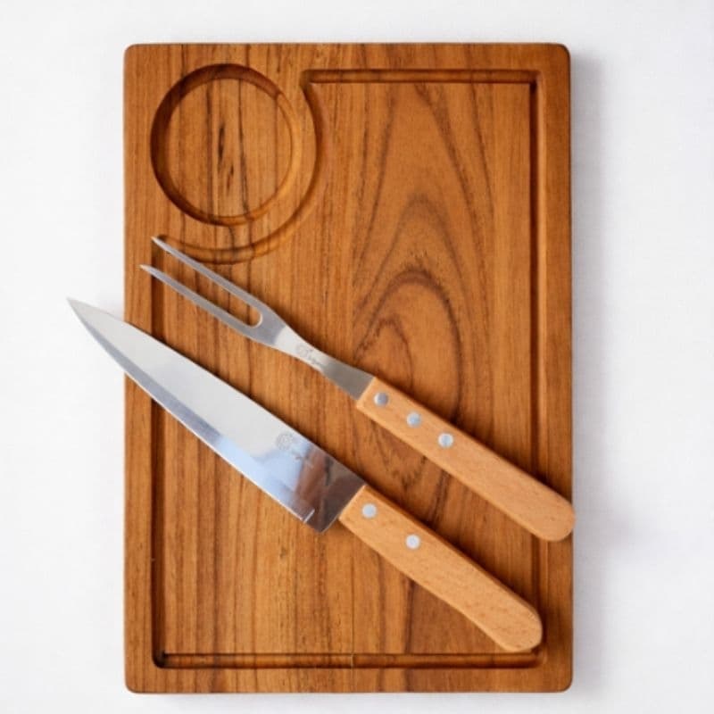 kit churrasco personalizado tábua de corte faca e garfo madeira teca