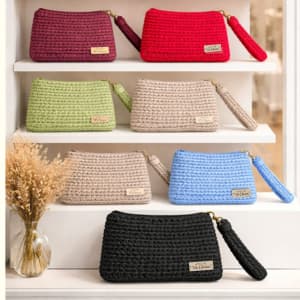 PROMOÇÃO Bolsa de Crochê Porta Celular e Itens Essenciais | Com Alça de Mão ou Tassel | LINDA e Útil |Tam.10 x 20 cm