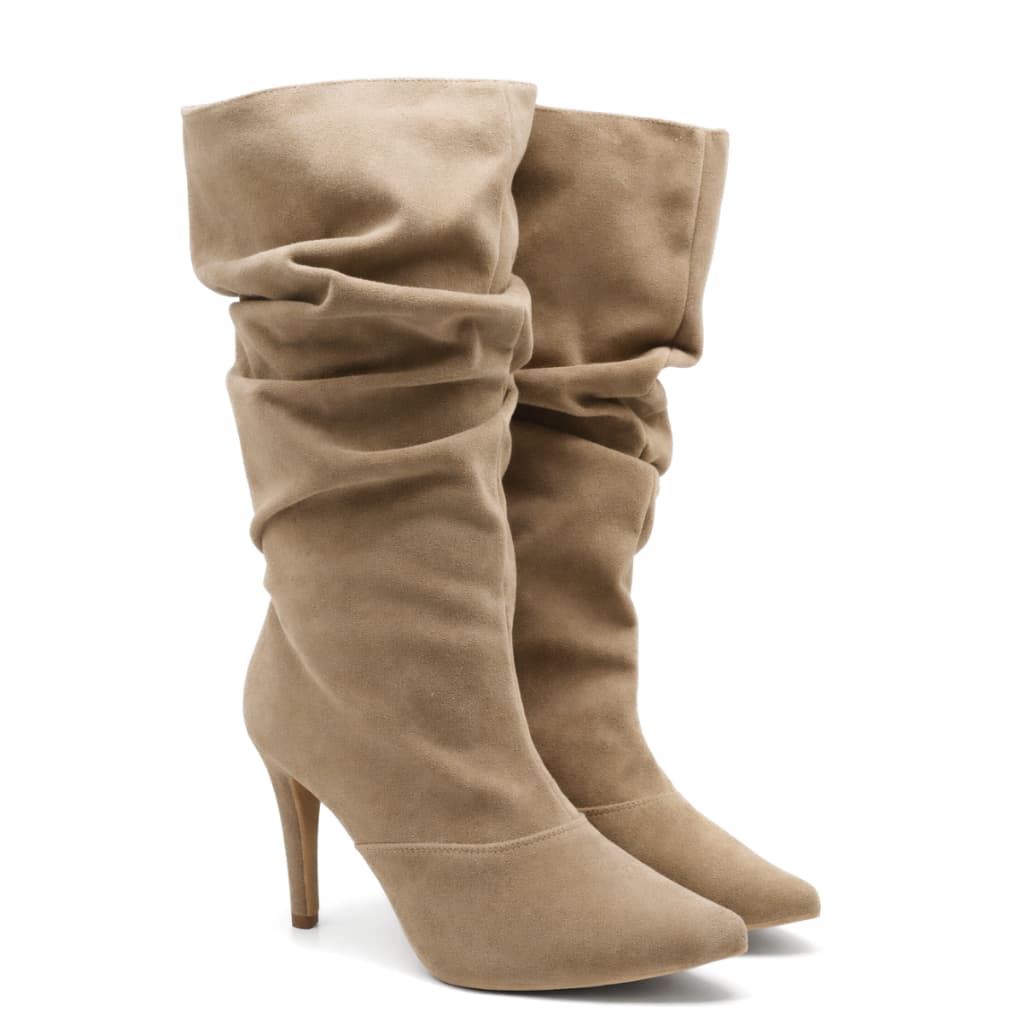 Bota Slouchy Cano Longo Feminina Juliana Salto Alto Bico Fino Areia