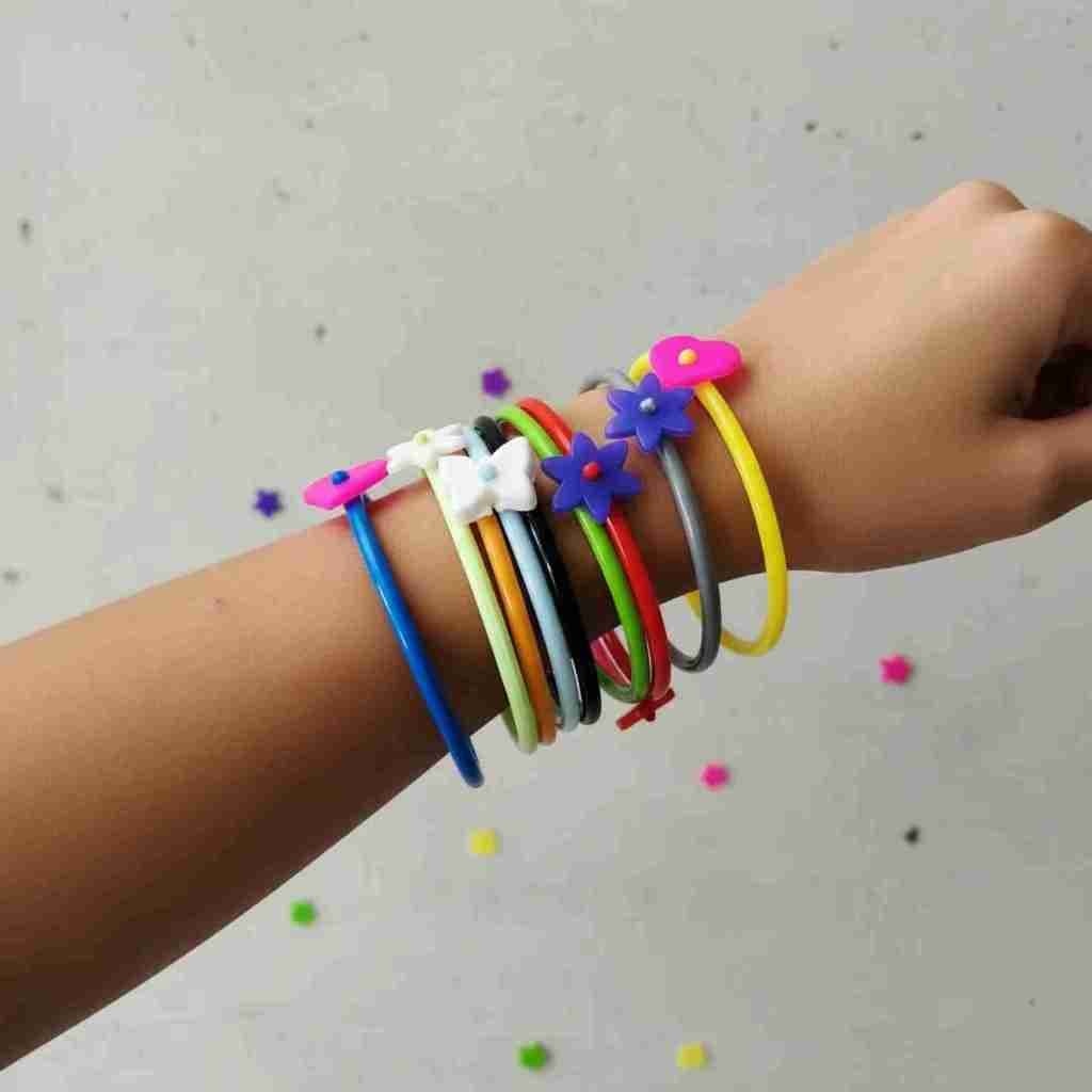30 Unidades Pulseira Infantil Plástico Lembrancinha Aniversário Sacolinha Surpresa