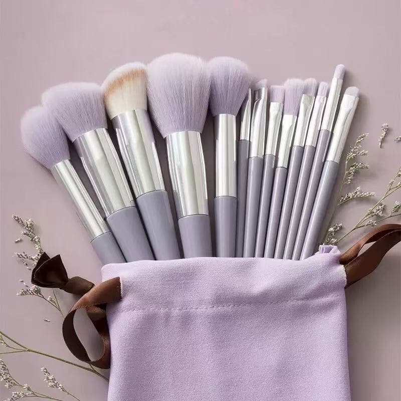 KIT DE PINCÉIS DE MAQUIAGEM PROFISSIONAL – 13 PEÇAS MACIOS & COMPLETOS