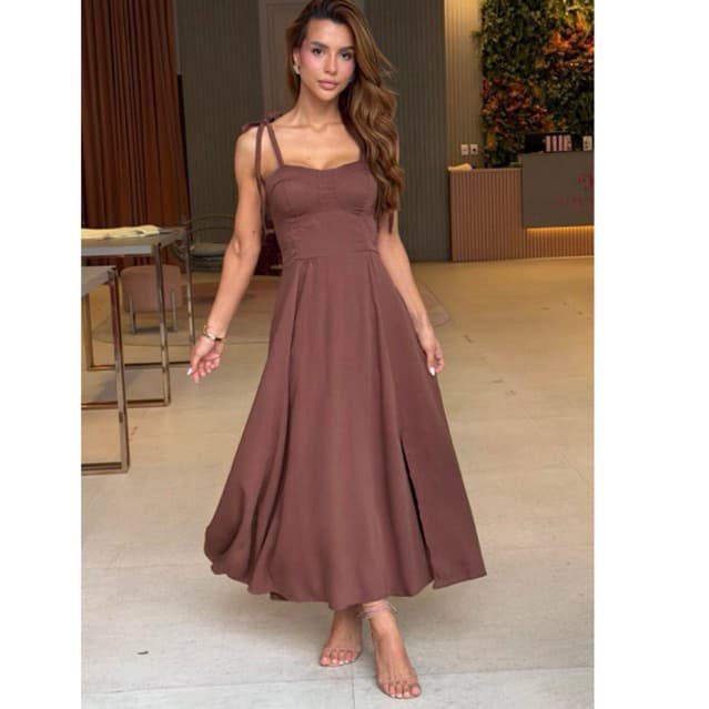 Vestido Tammy Mídi Com Fenda e Detalhe Em Amarração no Ombro e Ajuste nas  Costas Estilo Corselete