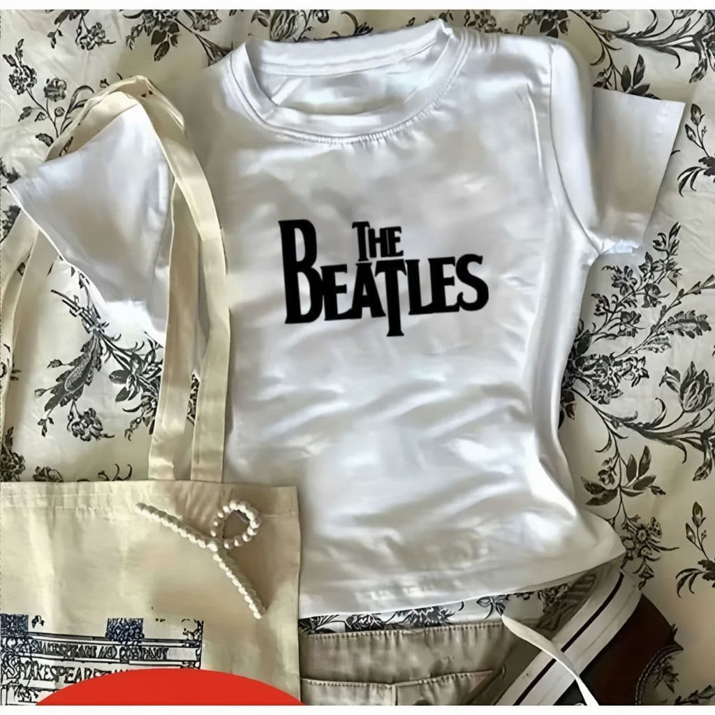 Blusa Slim Fit Baby tee Babylook suplex compressão colada feminina retro banda de rock the beatles