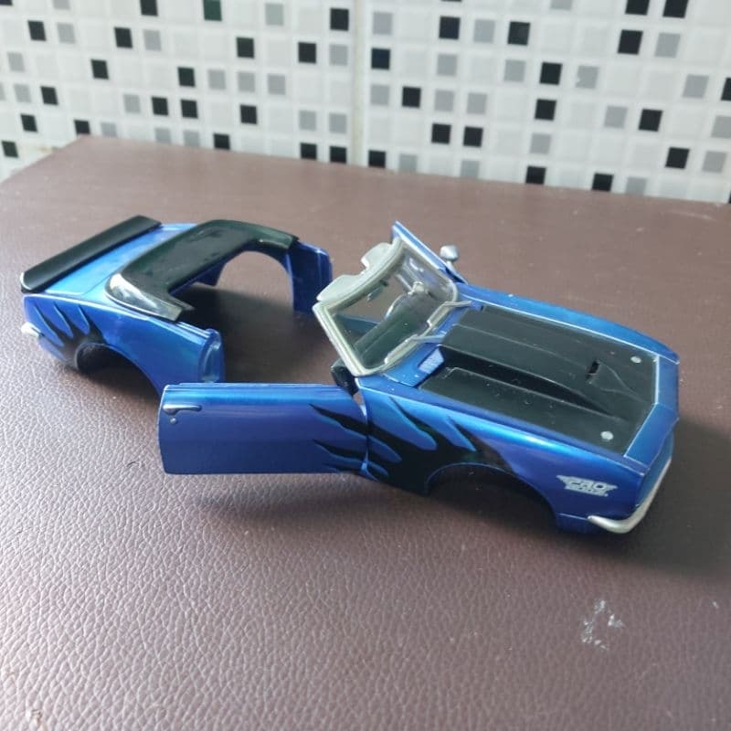 miniatura camaro Ss escala 1/24 para diorama makete restauro excelente estado de conservação