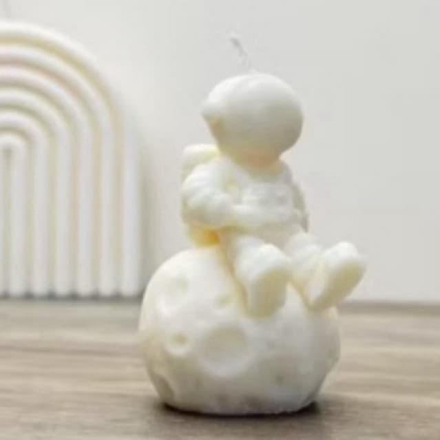 Vela artesanal astronauta  na lua lembrancinhas de aniversários/ eventos/ decoração