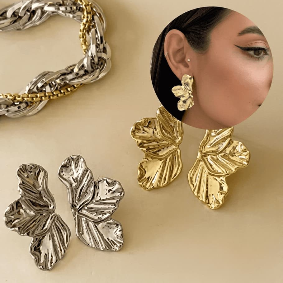 Kit 2 Brincos Flor Meia Pétala Rara Feminino Banhado a Ouro18k e Prata925
