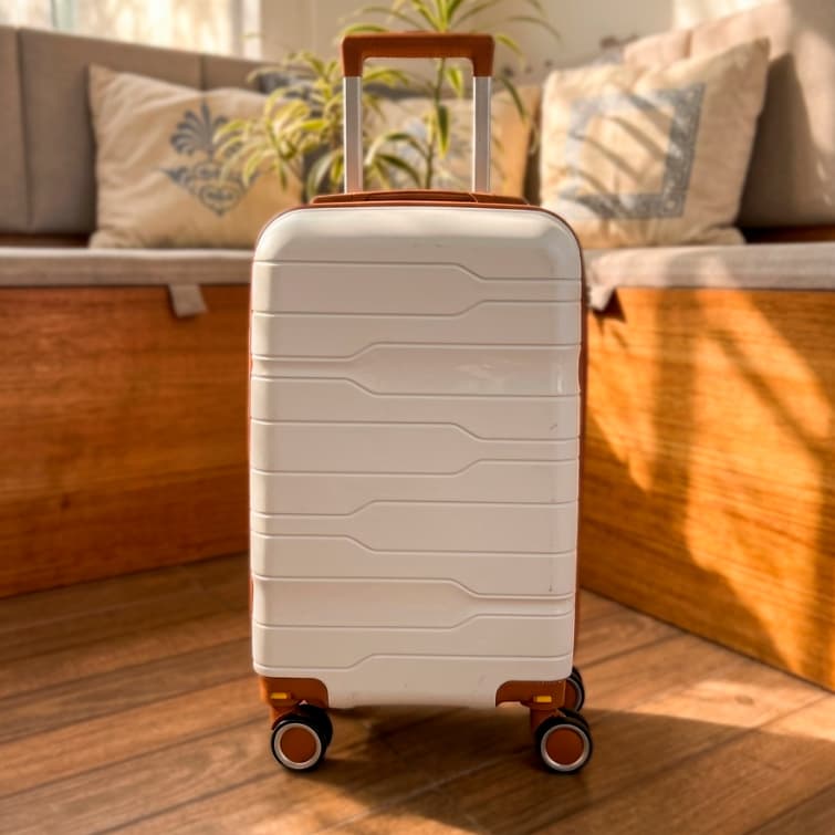 Mala Viagem de Bordo P 10KG Troia Polipropileno 55cm INQUEBRAVEL Zíper Expansor Rodinhas 360° Cadeado TSA